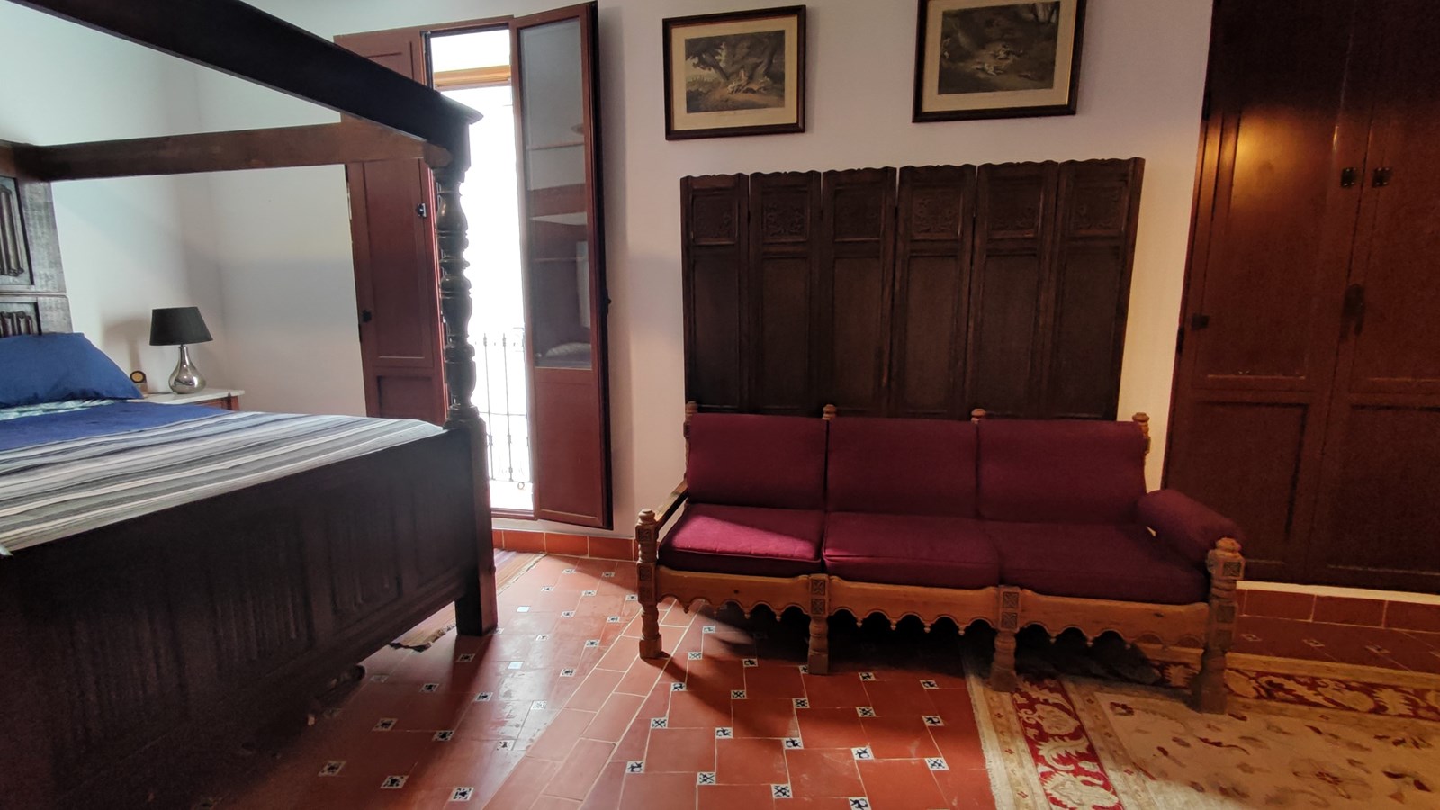 Amplia casa adosada con piscina, terrazas y parcela adicional en Bolulla