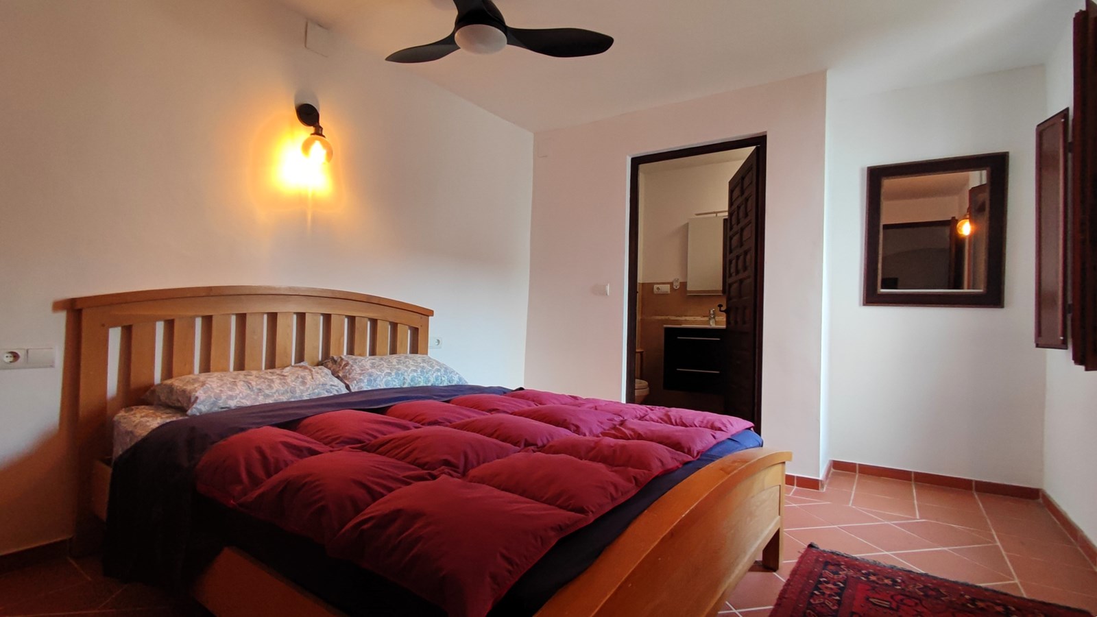 Amplia casa adosada con piscina, terrazas y parcela adicional en Bolulla