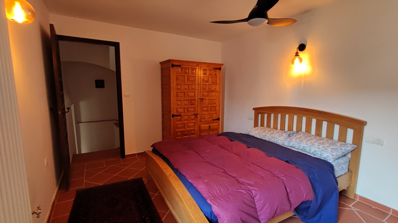 Amplia casa adosada con piscina, terrazas y parcela adicional en Bolulla