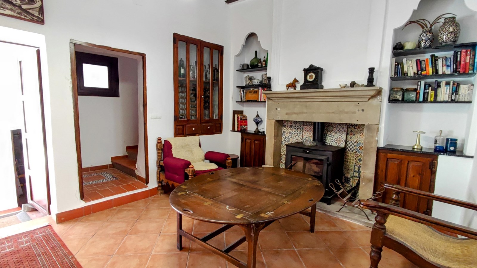 Amplia casa adosada con piscina, terrazas y parcela adicional en Bolulla