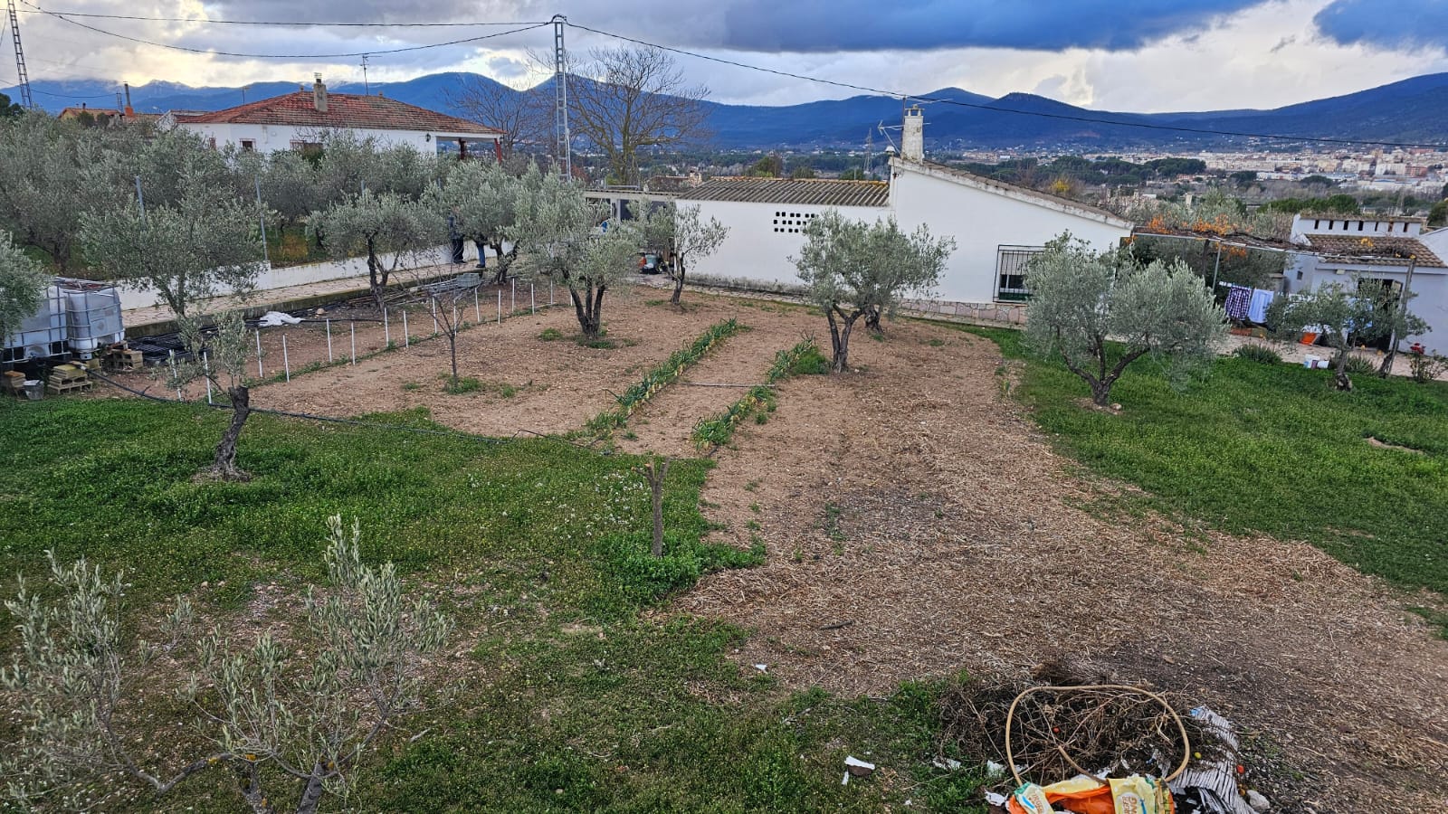 Castalla, propiedad única con dos viviendas en una parcela de 2.600 m²