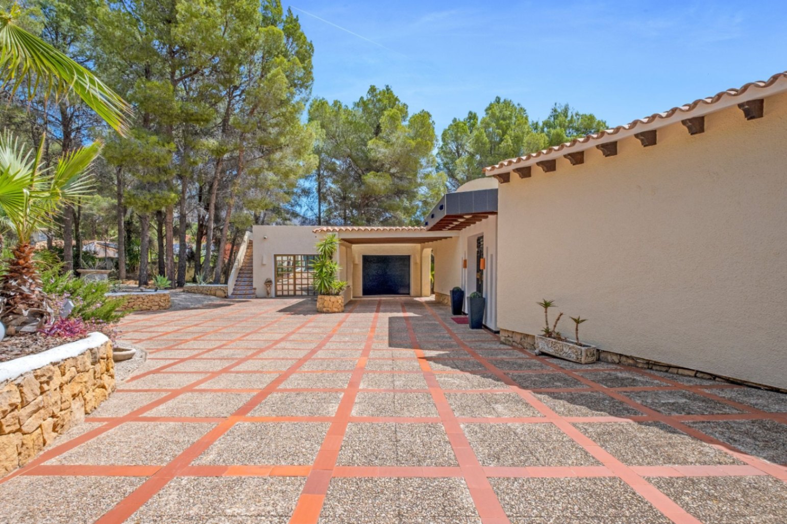 Villa mediterránea de una sola planta en la urbanización Santa Clara, Altea la Vella