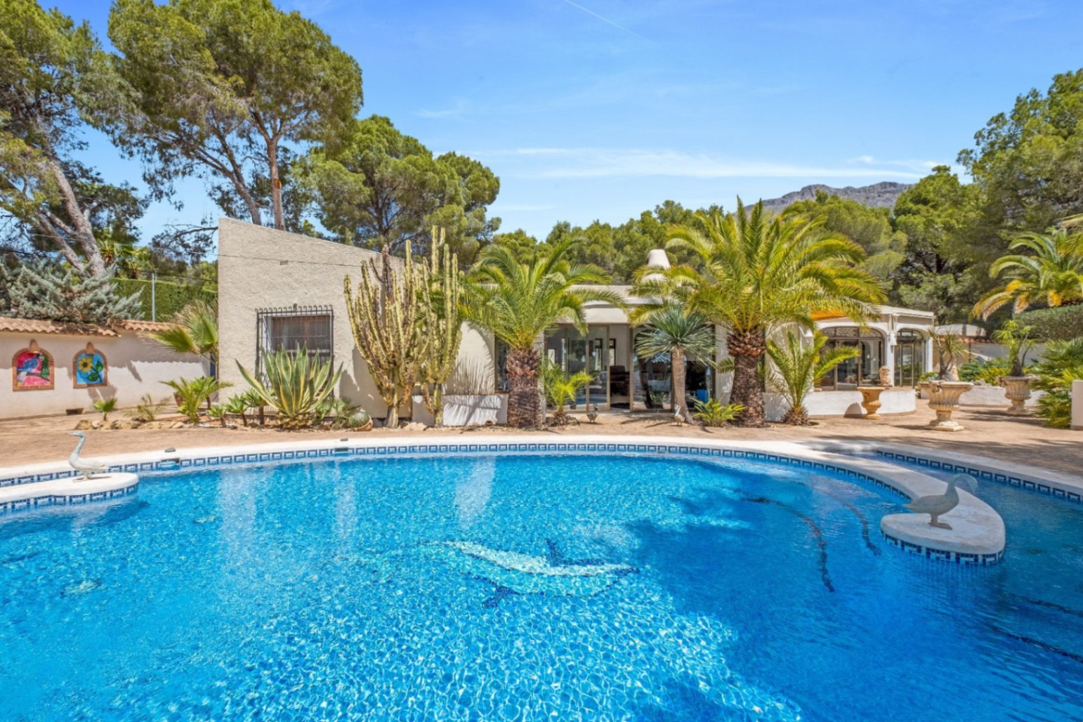 Villa mediterránea de una sola planta en la urbanización Santa Clara, Altea la Vella