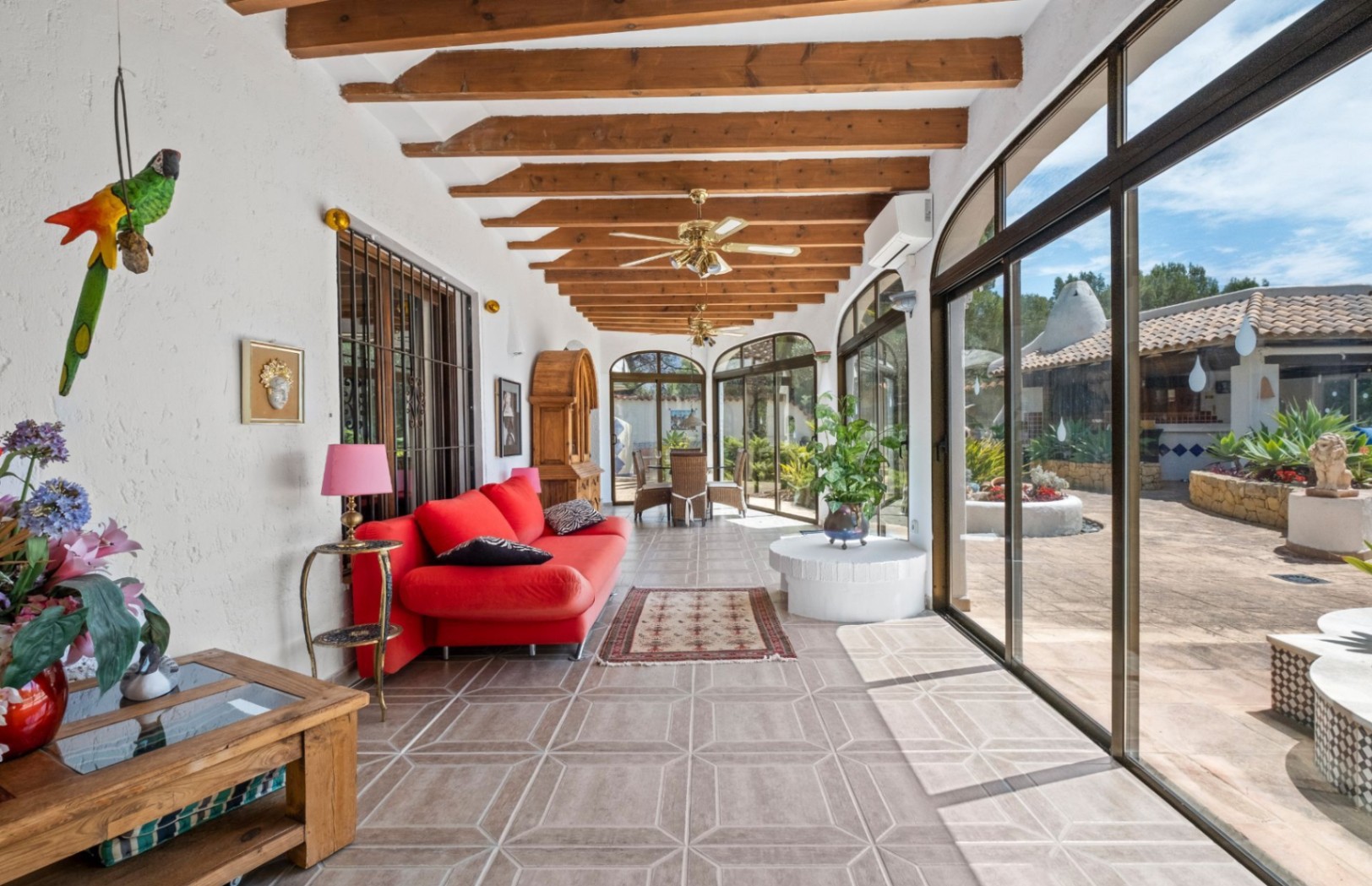 Villa mediterránea de una sola planta en la urbanización Santa Clara, Altea la Vella