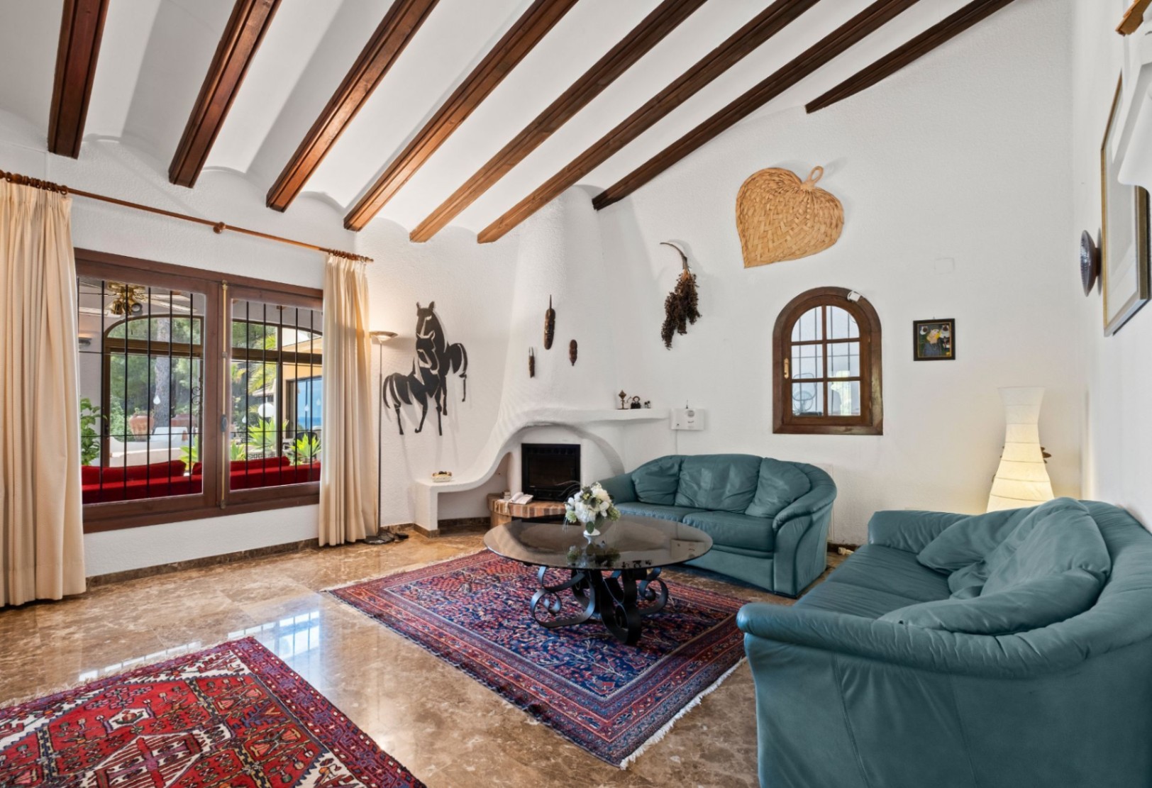 Villa mediterránea de una sola planta en la urbanización Santa Clara, Altea la Vella