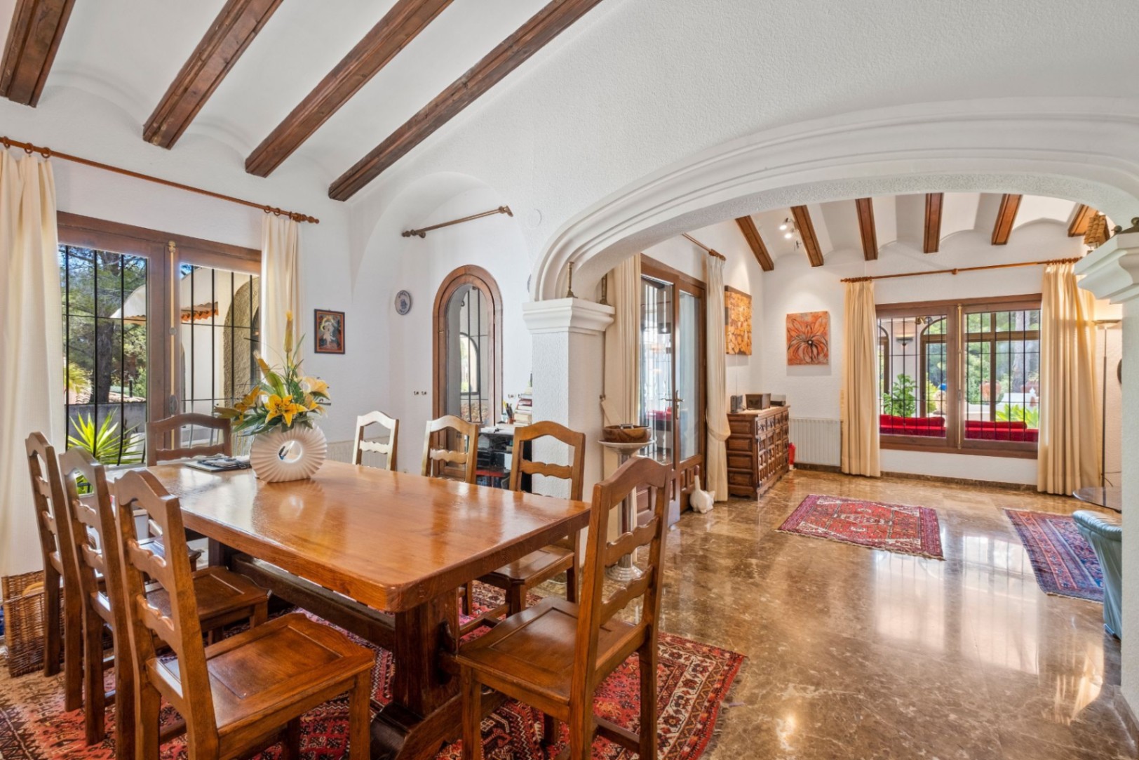Villa mediterránea de una sola planta en la urbanización Santa Clara, Altea la Vella