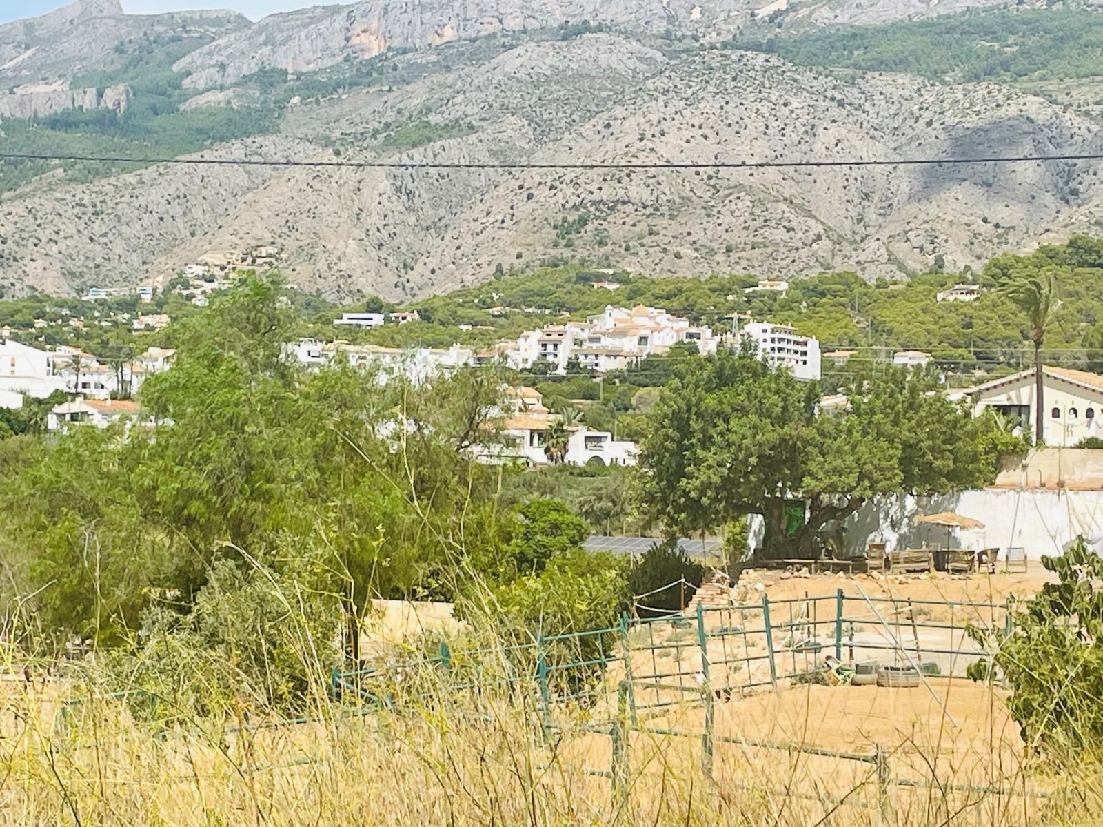 Parcela rústica 10.000m² con licencia en Altea
