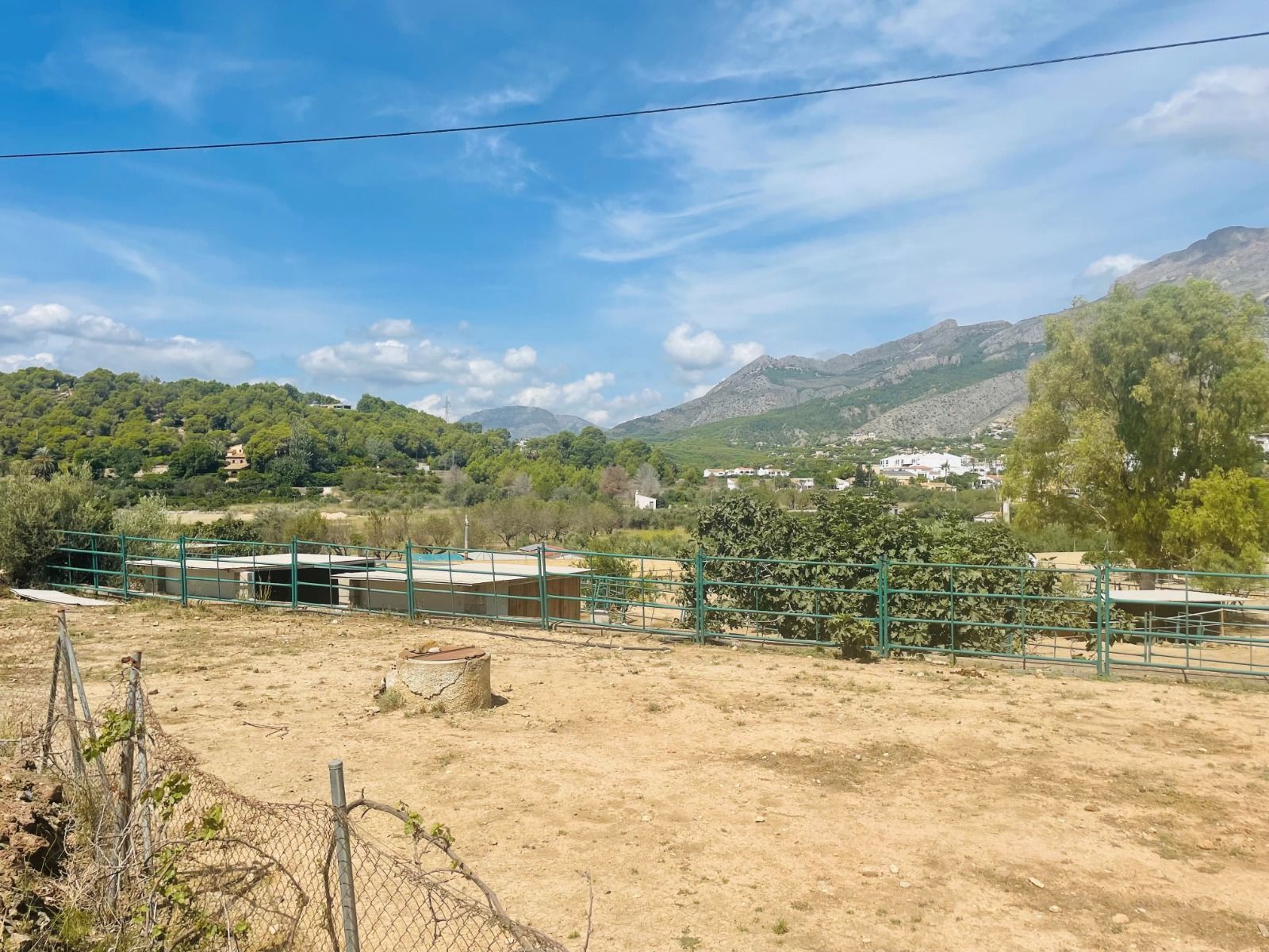 Parcela rústica 10.000m² con licencia en Altea