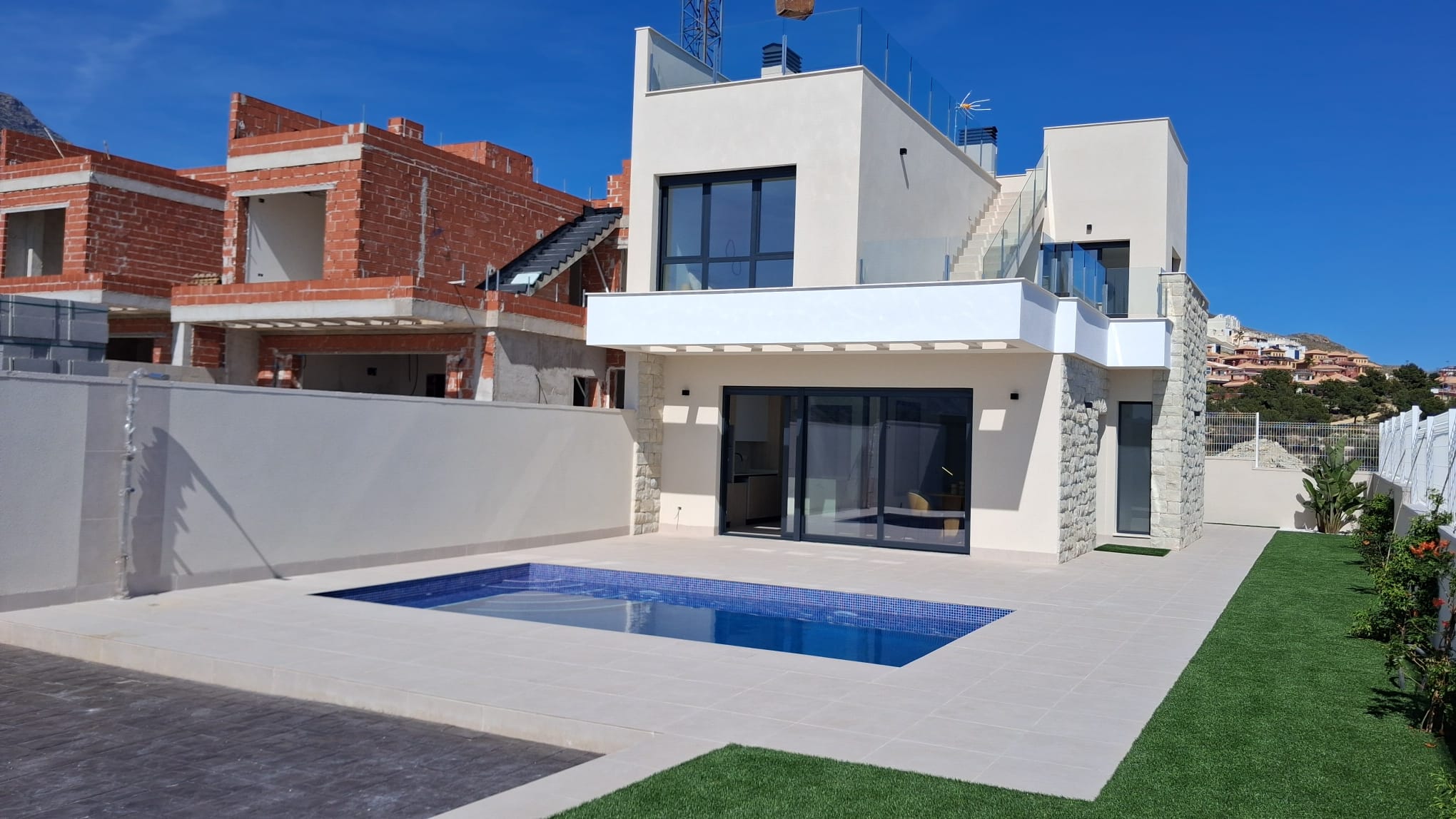 Villa de dos plantas con 3 dormitorios en Finestrat