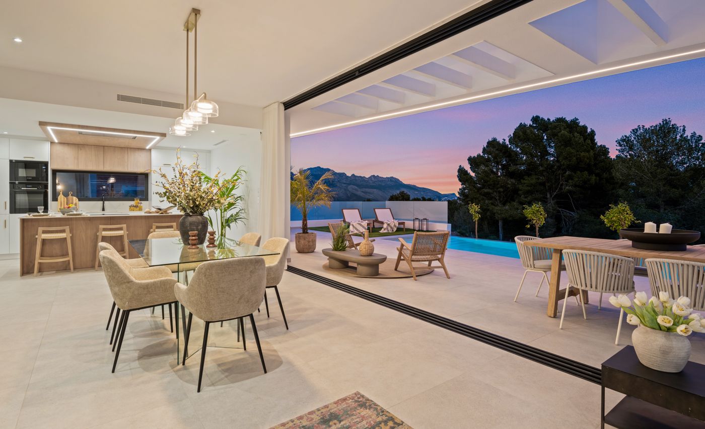 Villa moderna con vistas  a las montañas en Polop