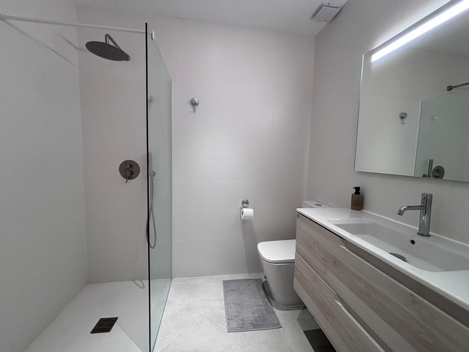 Exclusiva villa de diseño moderno con 3 dormitorios en Alfaz del Pi