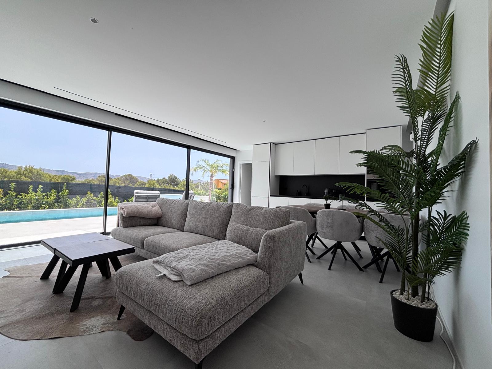 Exclusiva villa de diseño moderno con 3 dormitorios en Alfaz del Pi