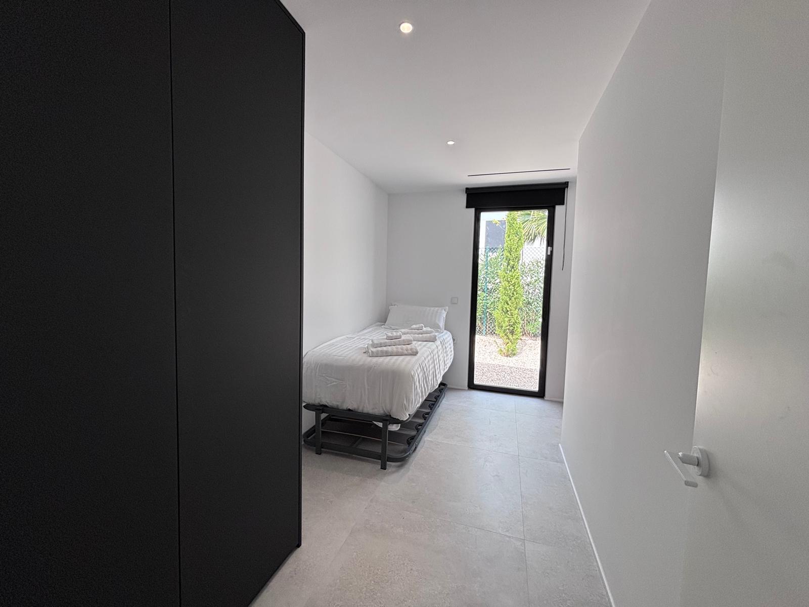 Exclusiva villa de diseño moderno con 3 dormitorios en Alfaz del Pi