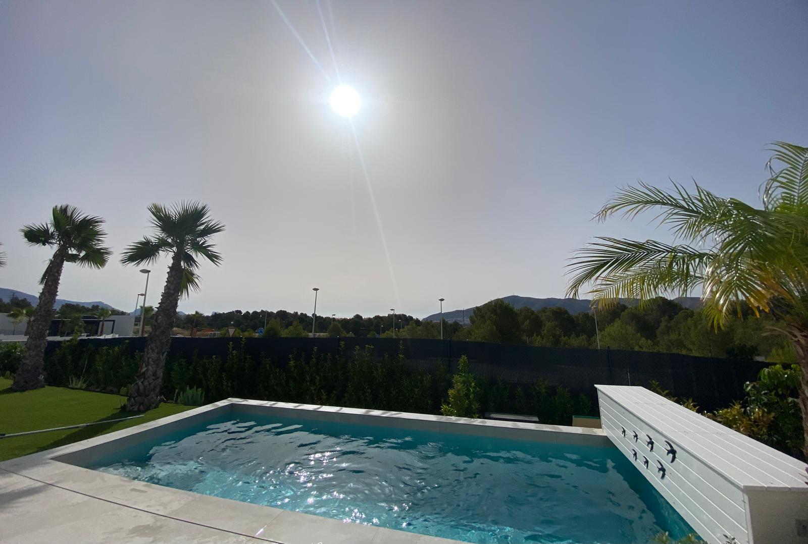 Exclusiva villa de diseño moderno con 3 dormitorios en Alfaz del Pi