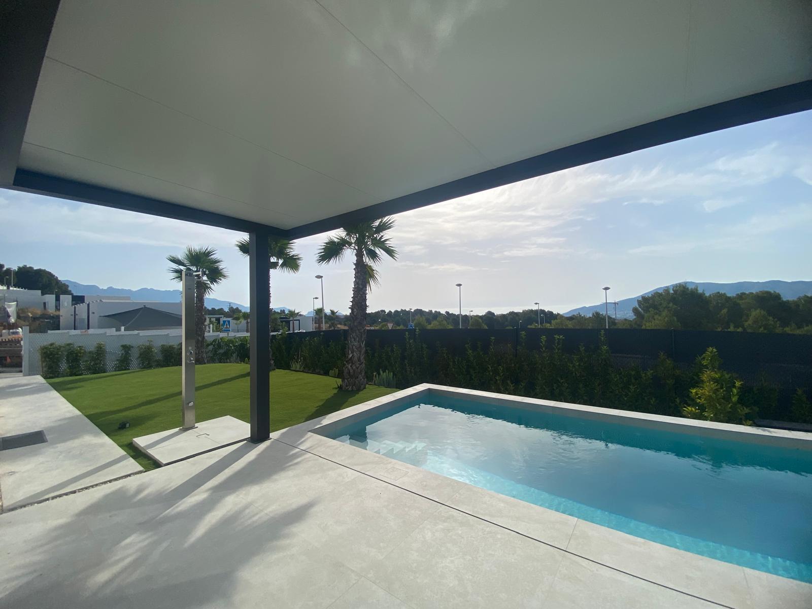 Exclusiva villa de diseño moderno con 3 dormitorios en Alfaz del Pi