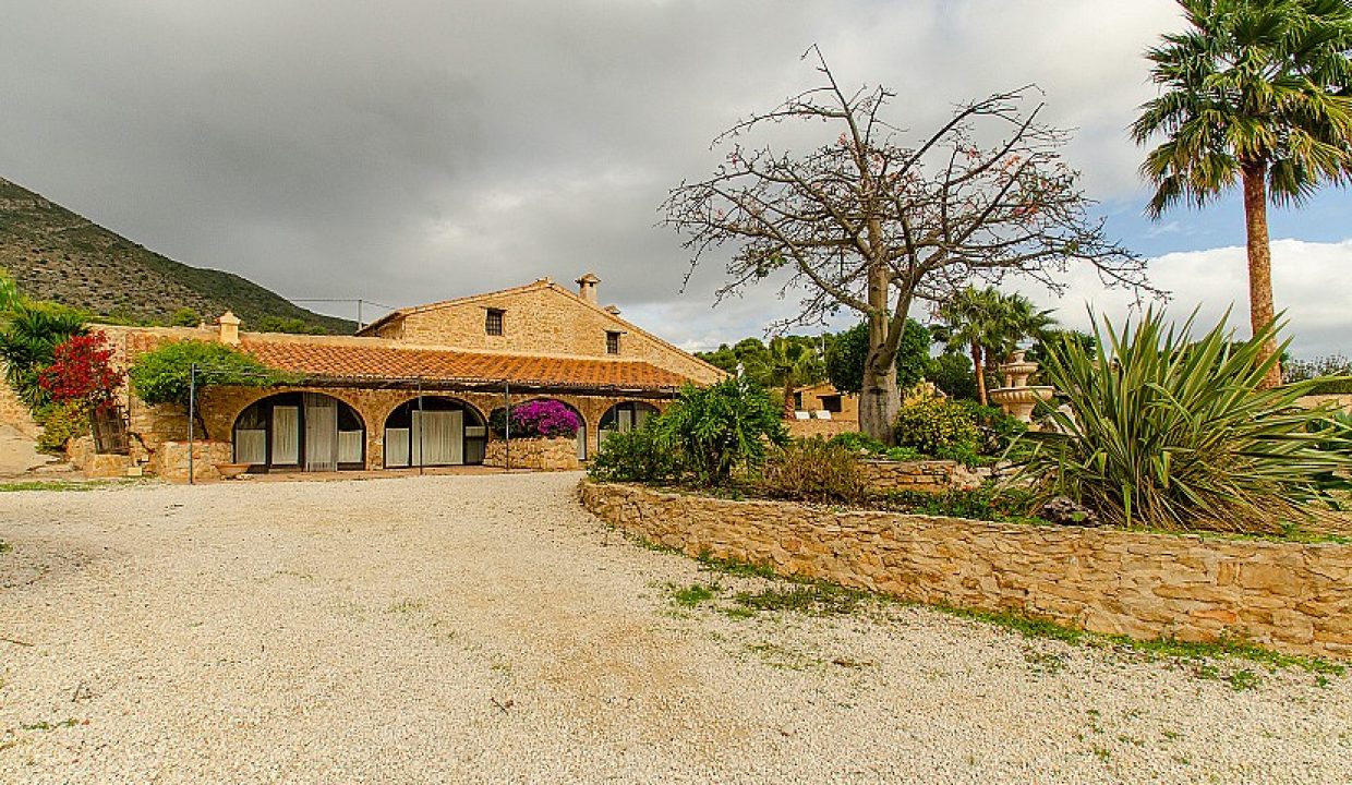 Finca maravillosa del siglo XVIII con 8 dormitorios y vistas al mar en Benissa