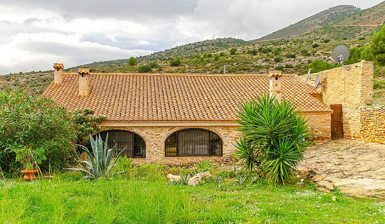 Finca maravillosa del siglo XVIII con 8 dormitorios y vistas al mar en Benissa