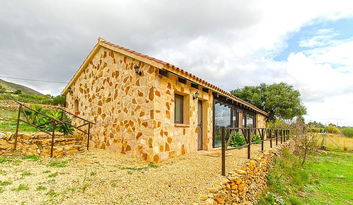 Finca maravillosa del siglo XVIII con 8 dormitorios y vistas al mar en Benissa