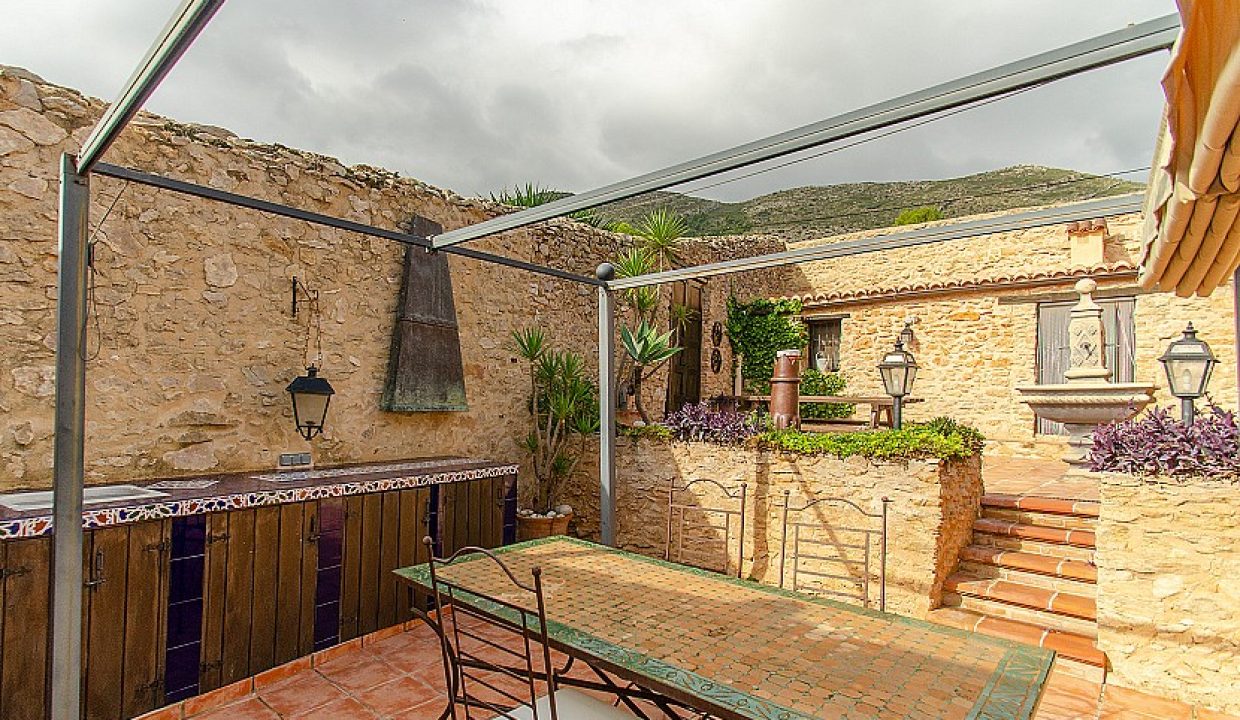 Finca maravillosa del siglo XVIII con 8 dormitorios y vistas al mar en Benissa