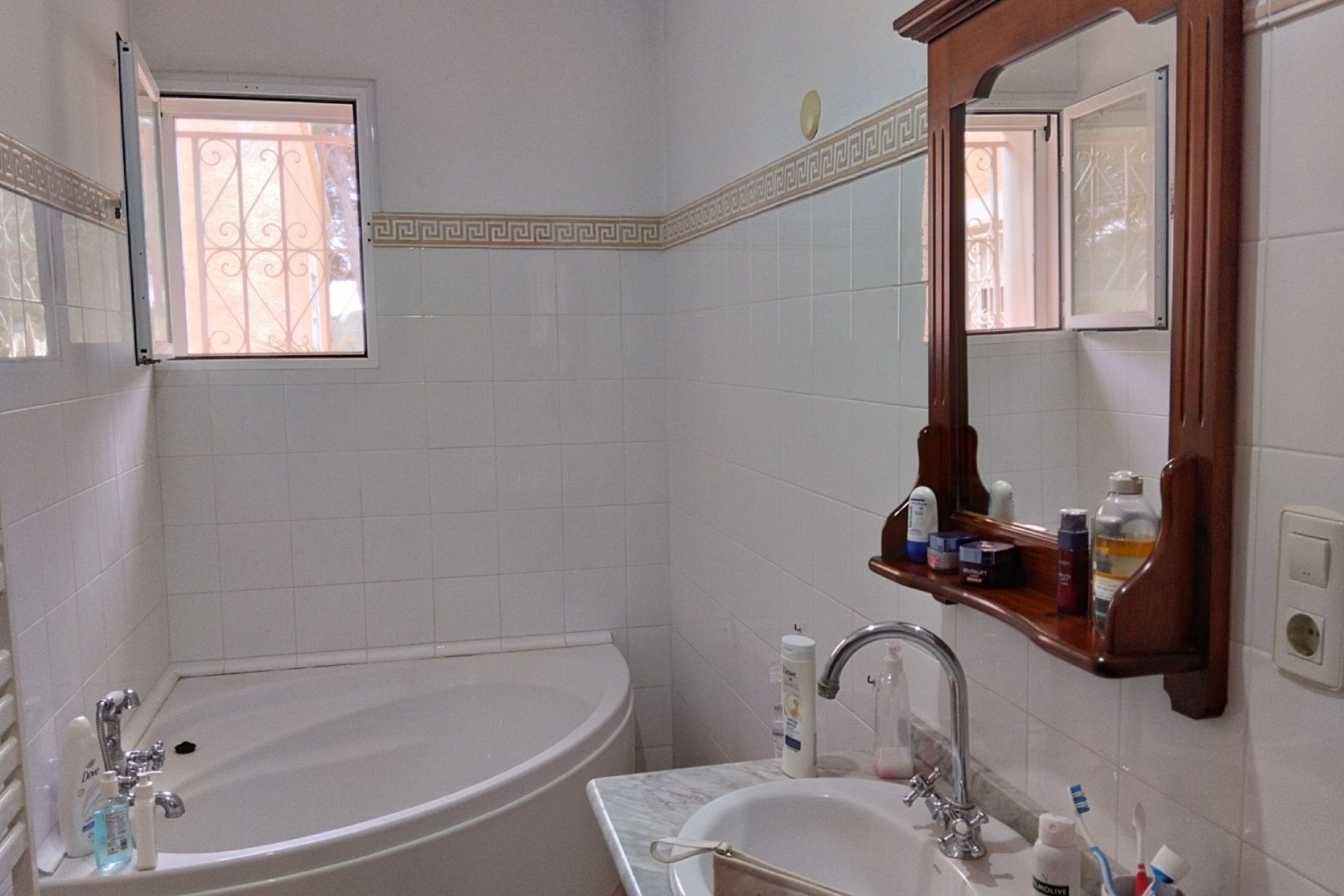 Finca reformada con 4 dormitorios en una gran parcela en Altea la Vella