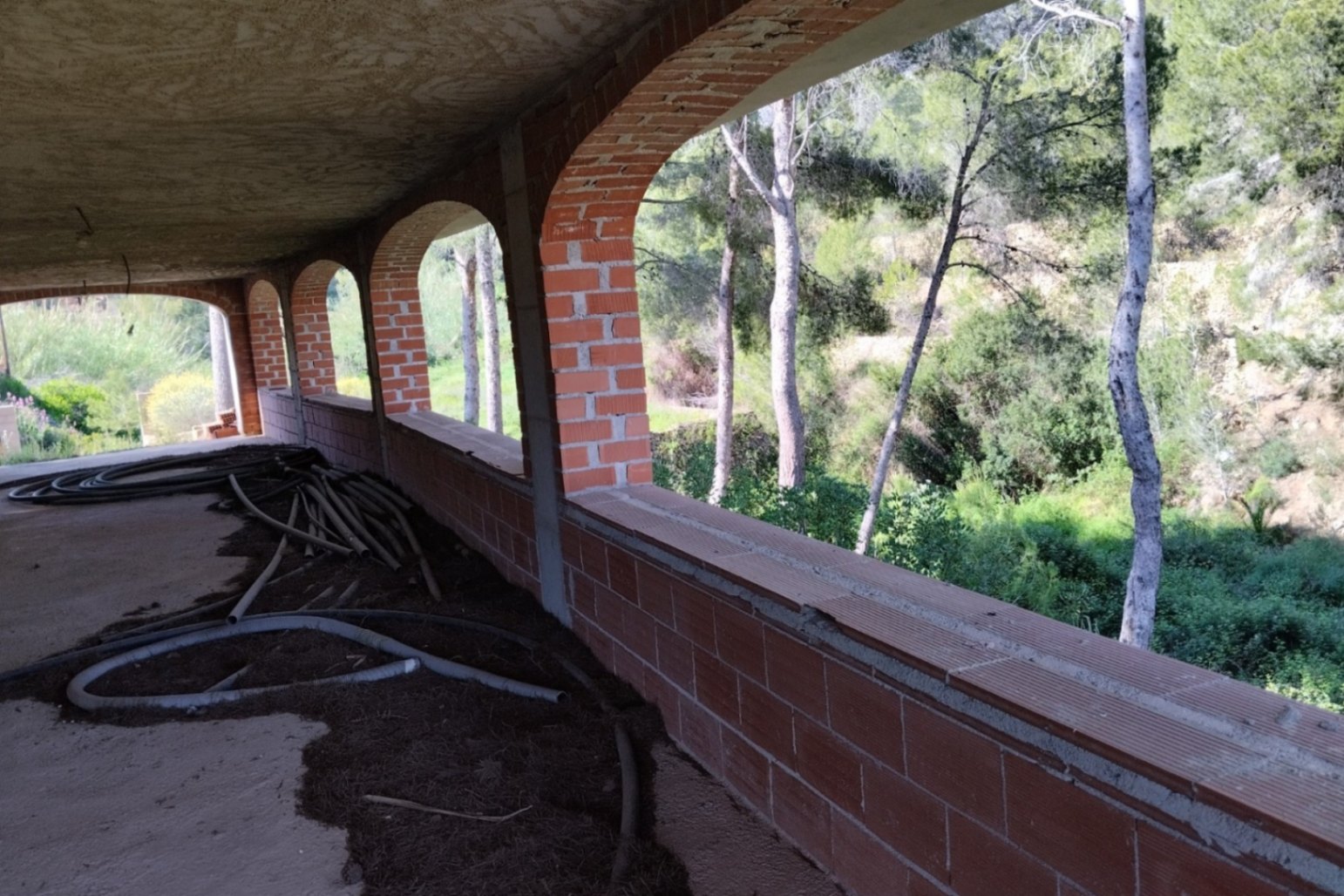 Finca reformada con 4 dormitorios en una gran parcela en Altea la Vella