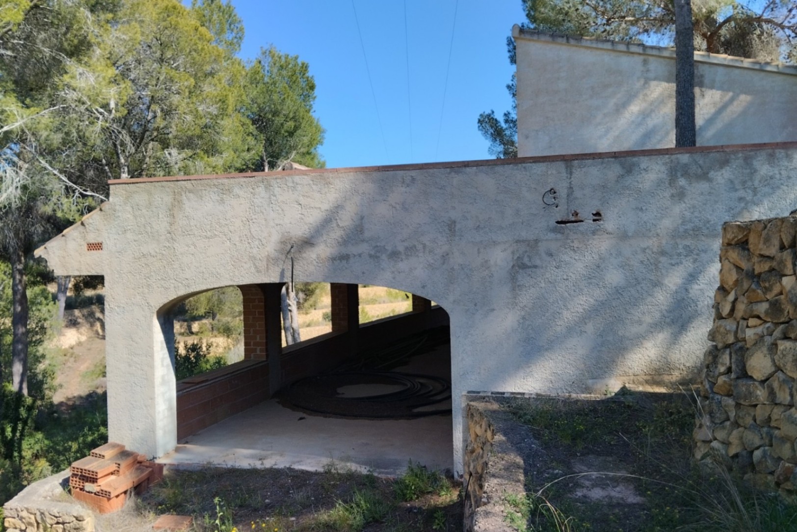 Finca reformada con 4 dormitorios en una gran parcela en Altea la Vella