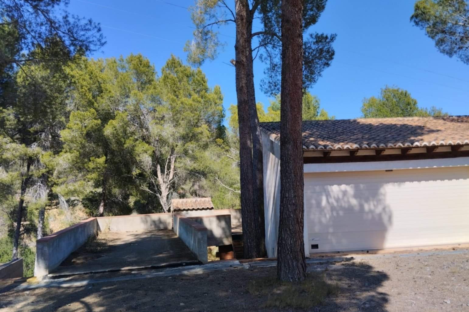 Finca reformada con 4 dormitorios en una gran parcela en Altea la Vella