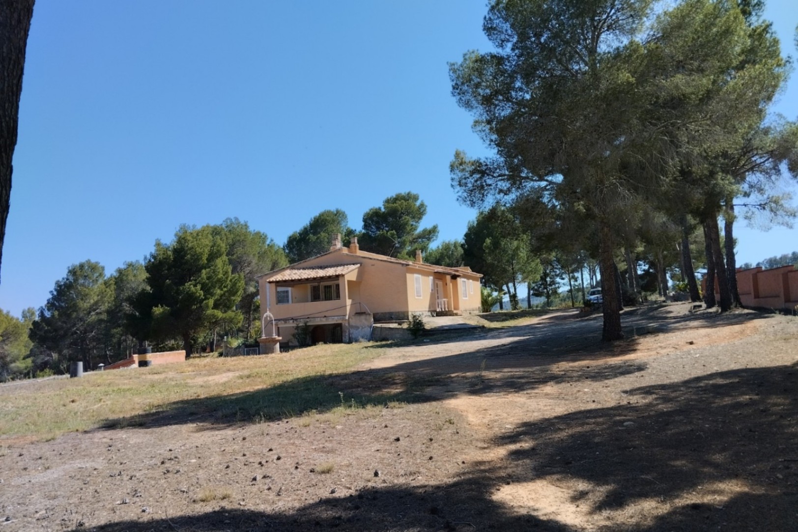 Finca reformada con 4 dormitorios en una gran parcela en Altea la Vella