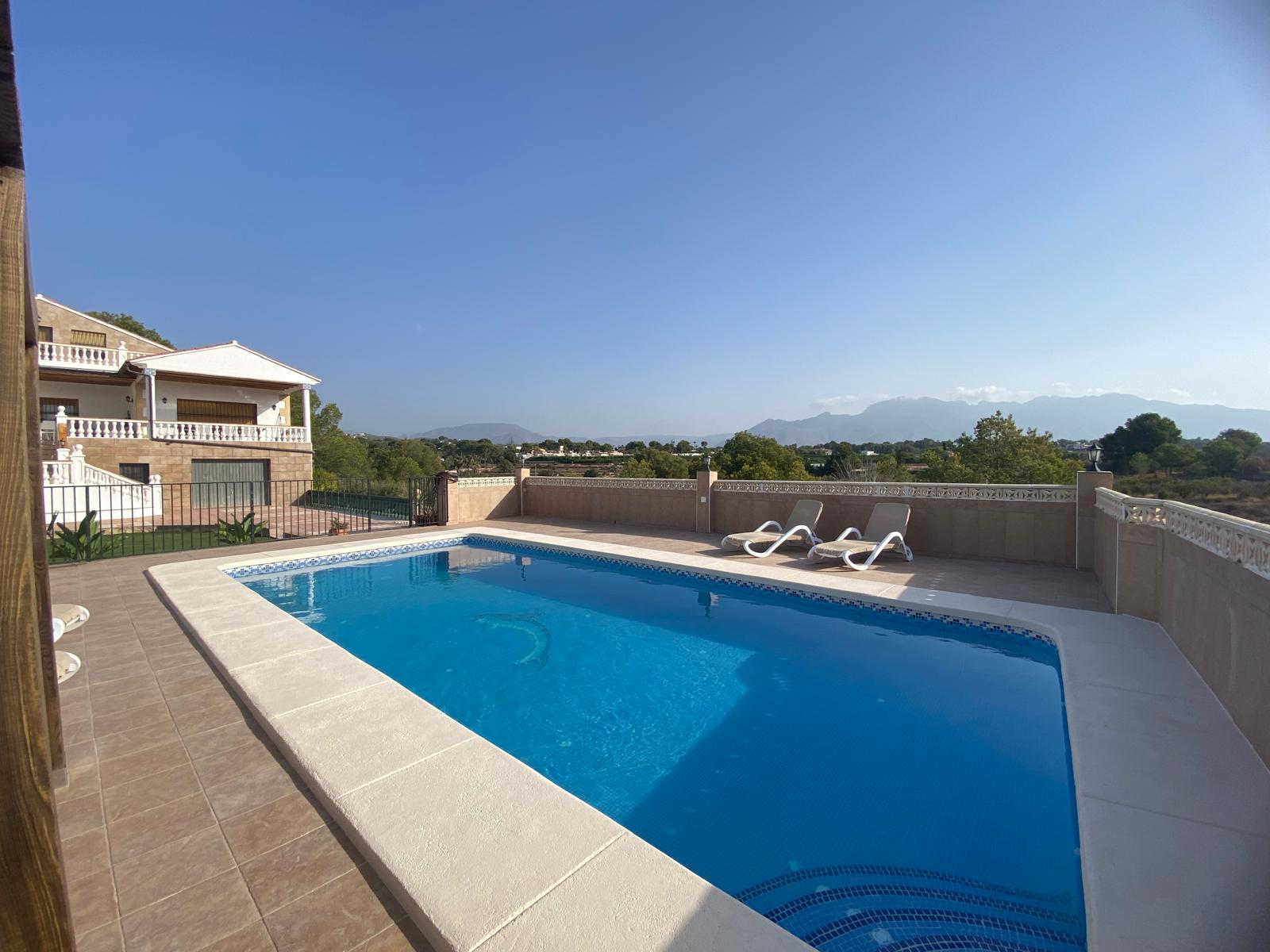 Hermoso apartamento en planta baja en una zona tranquila de Alfaz del Pi