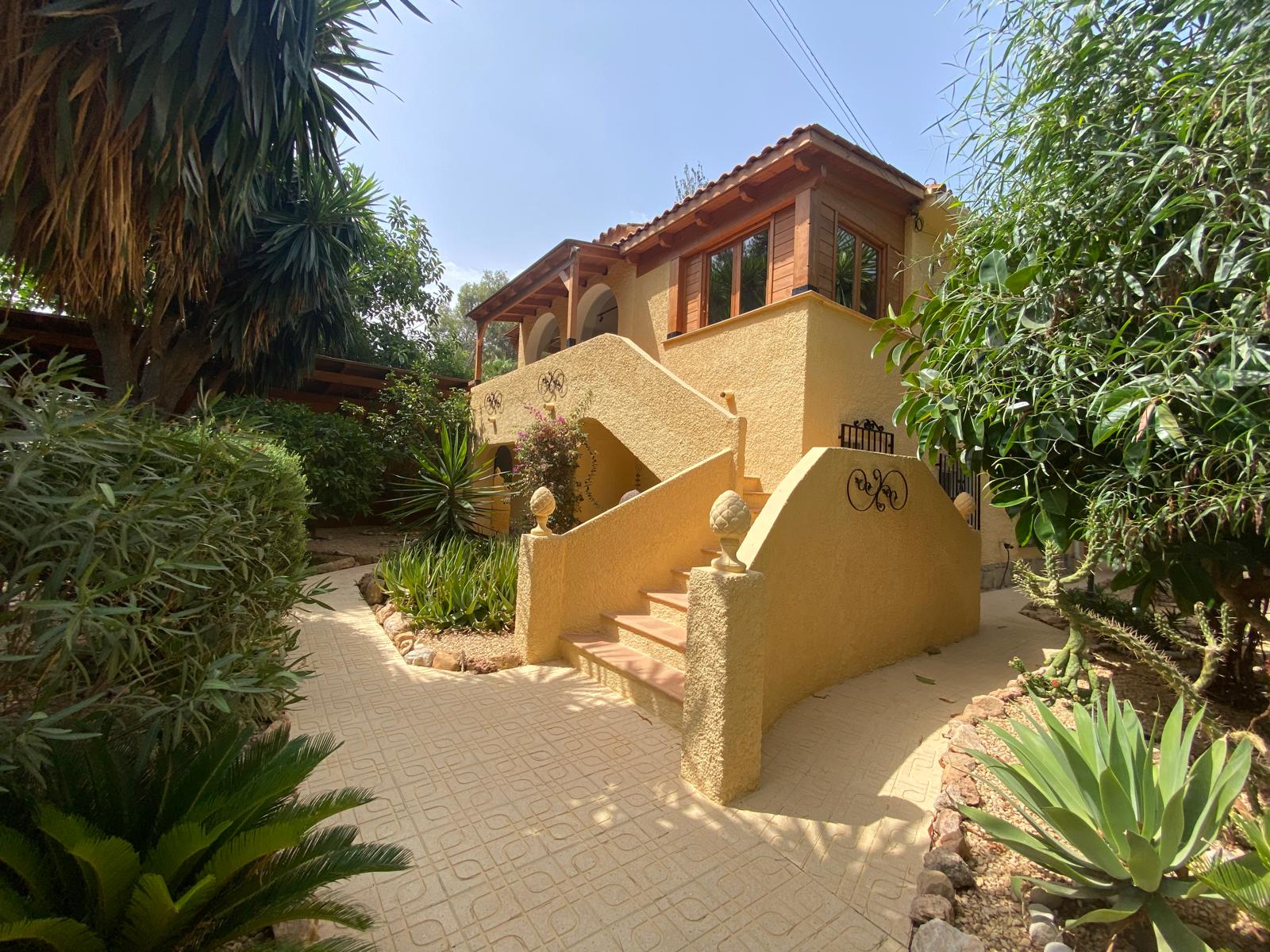 Chalet independiente en alquiler en una zona tranquila y verde de Albir