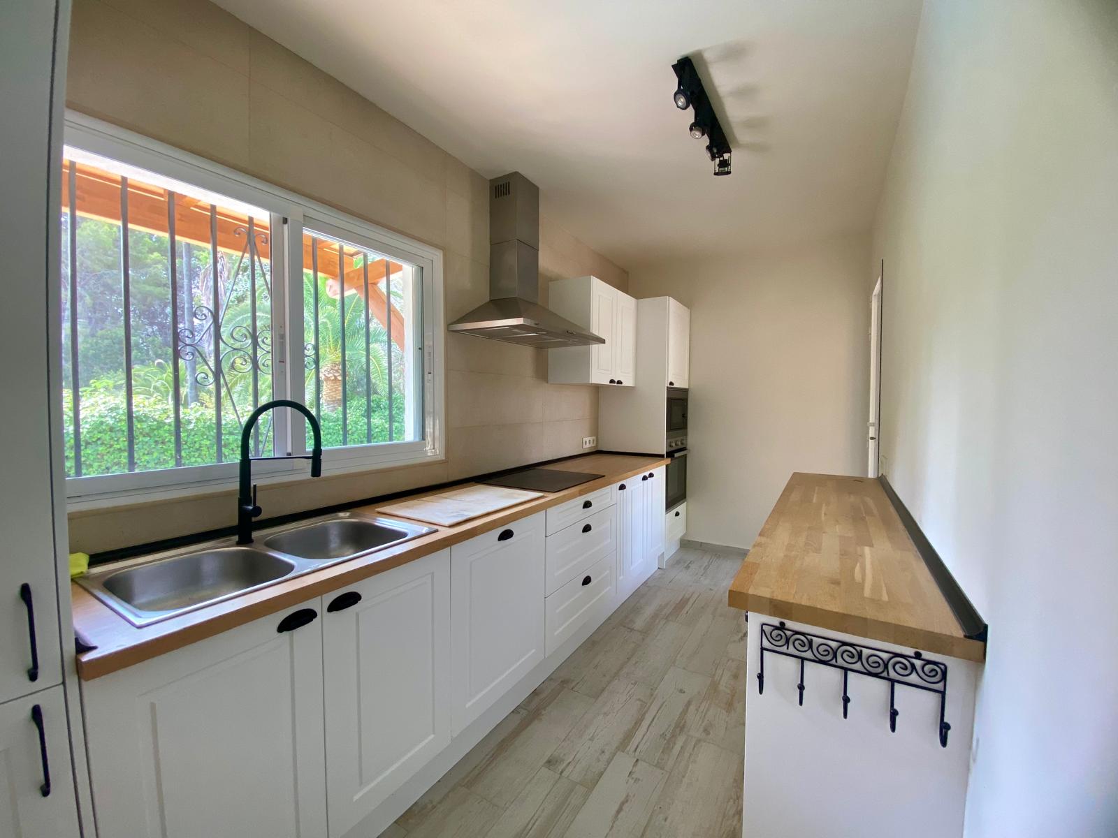 Chalet independiente en alquiler en una zona tranquila y verde de Albir