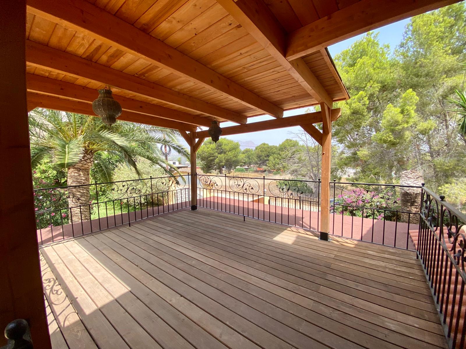 Chalet independiente en alquiler en una zona tranquila y verde de Albir