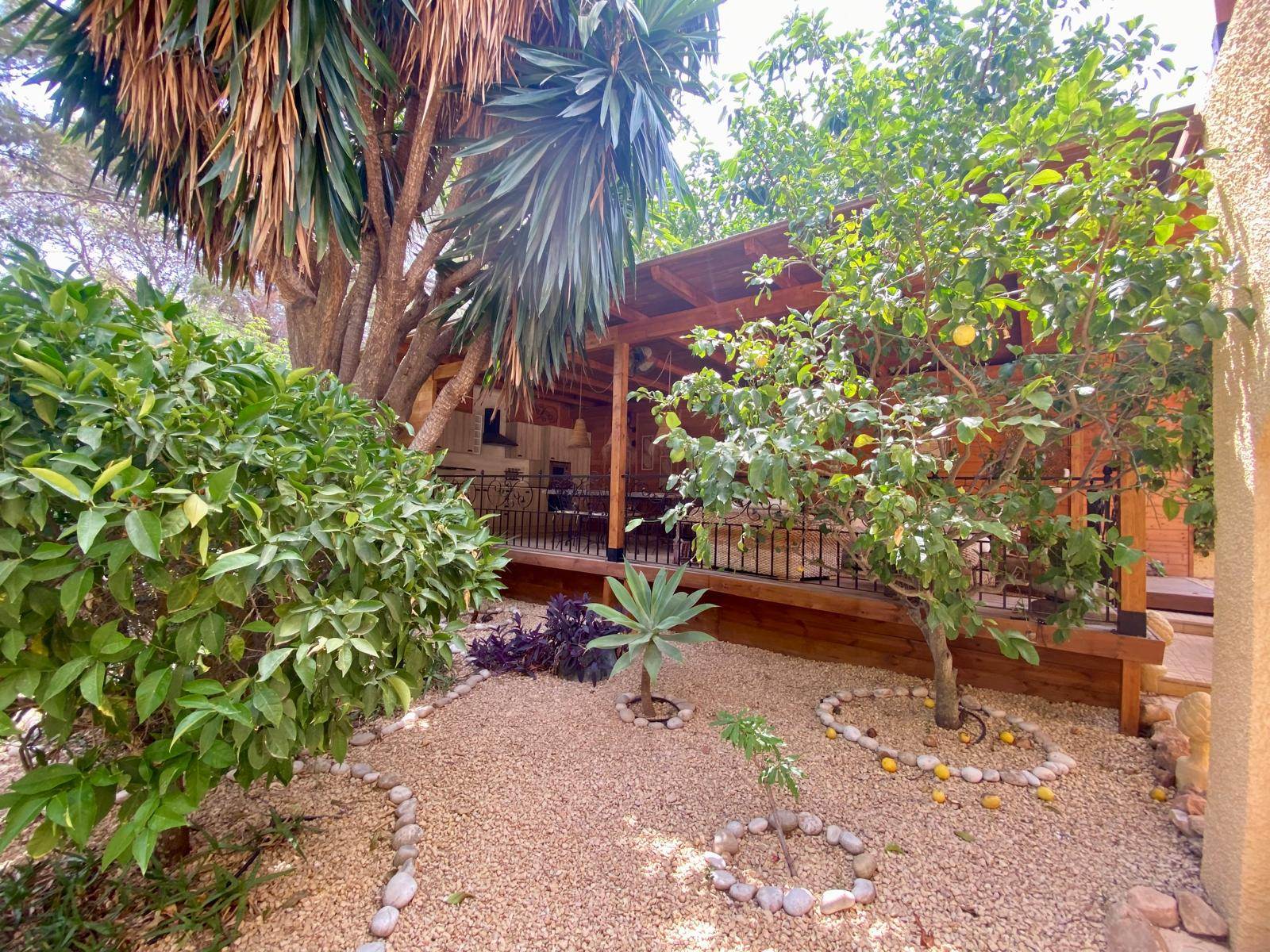 Chalet independiente en alquiler en una zona tranquila y verde de Albir