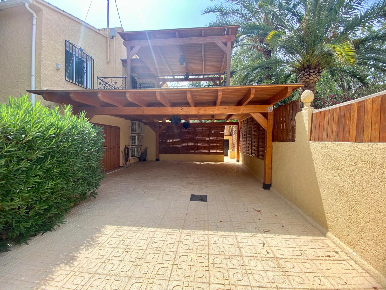 Chalet independiente en alquiler en una zona tranquila y verde de Albir