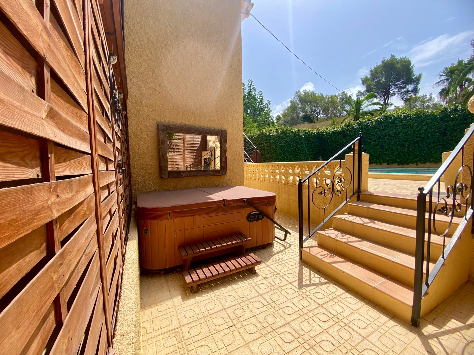 Chalet independiente en alquiler en una zona tranquila y verde de Albir