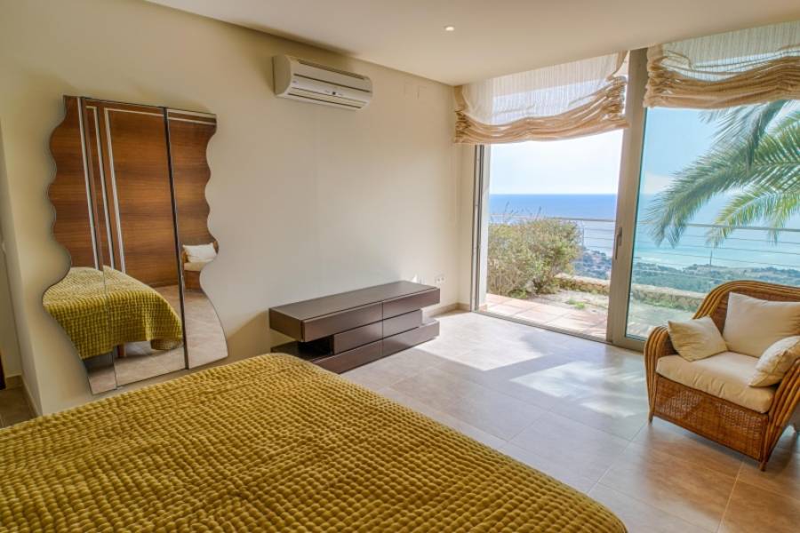 Villa individuelle avec vue panoramique sur la mer et appartement d'invités à Altea la Vella