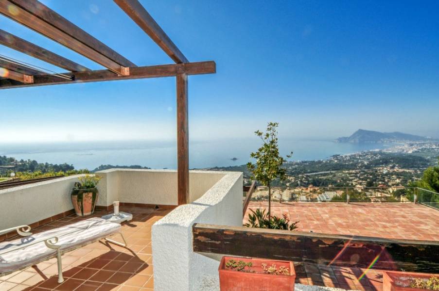 Villa individuelle avec vue panoramique sur la mer et appartement d'invités à Altea la Vella
