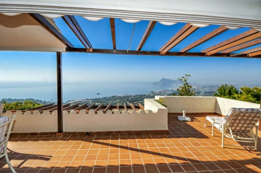 Villa individuelle avec vue panoramique sur la mer et appartement d'invités à Altea la Vella