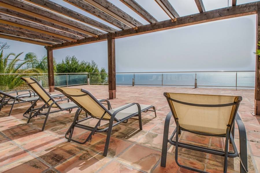 Villa individuelle avec vue panoramique sur la mer et appartement d'invités à Altea la Vella