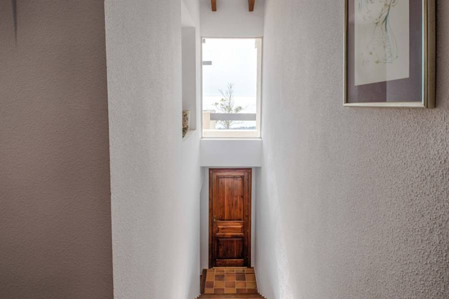 Villa individuelle avec vue panoramique sur la mer et appartement d'invités à Altea la Vella