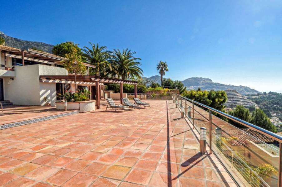 Villa individuelle avec vue panoramique sur la mer et appartement d'invités à Altea la Vella