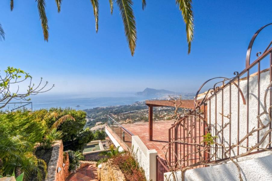 Villa individuelle avec vue panoramique sur la mer et appartement d'invités à Altea la Vella