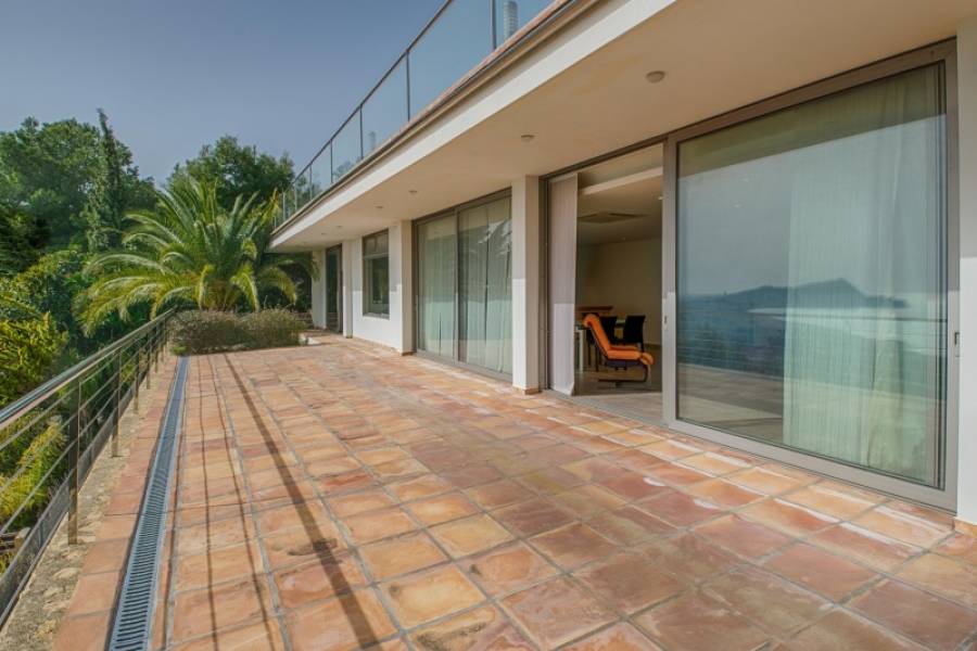 Villa individuelle avec vue panoramique sur la mer et appartement d'invités à Altea la Vella