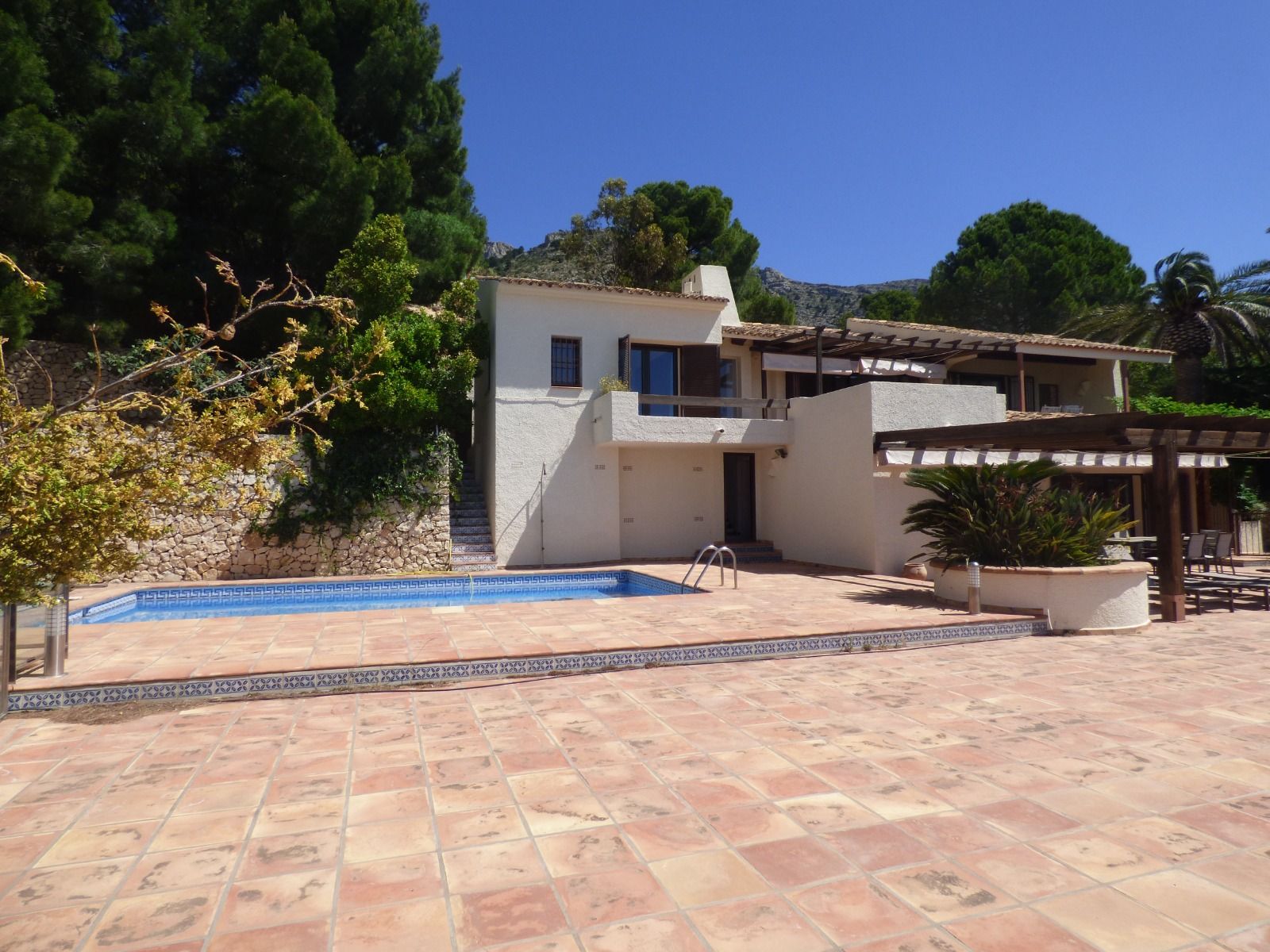 Villa individuelle avec vue panoramique sur la mer et appartement d'invités à Altea la Vella