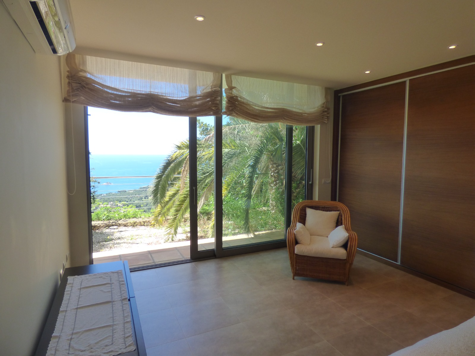 Villa individuelle avec vue panoramique sur la mer et appartement d'invités à Altea la Vella
