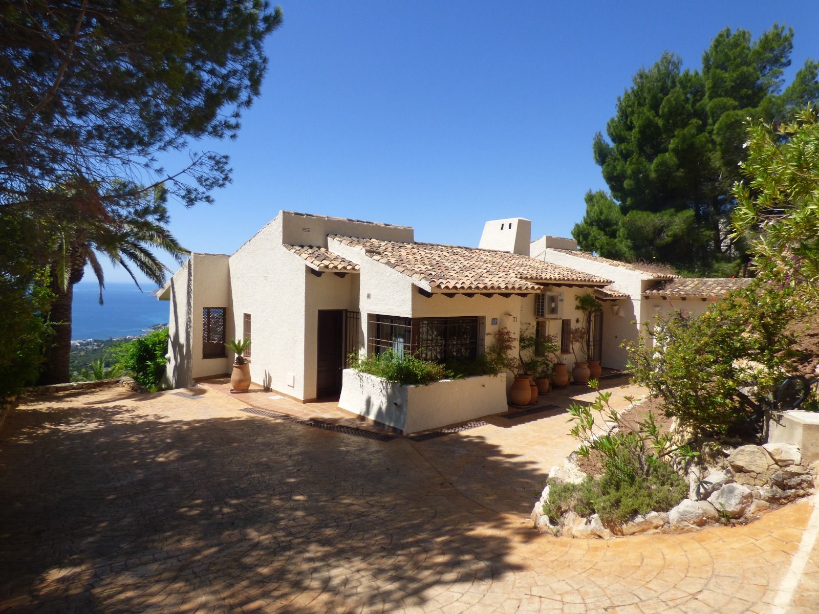 Villa individuelle avec vue panoramique sur la mer et appartement d'invités à Altea la Vella