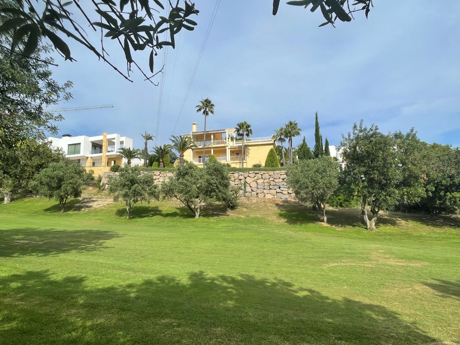 R2025 - Villa reformada junto al campo de golf en Altea la Vella con vistas al mar y apartamento de invitados   