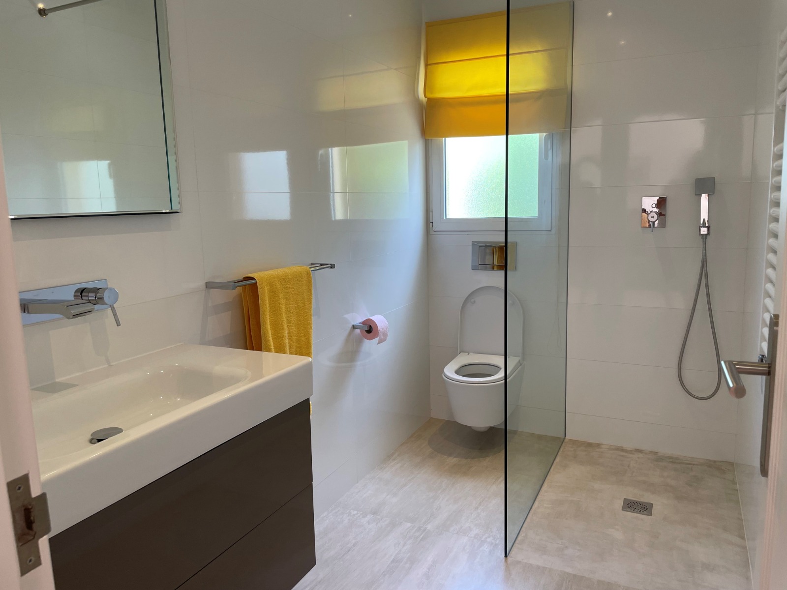 Villa rénovée à proximité du parcours de golf à Altea la Vella avec vue sur la mer et appartement pour les invités.