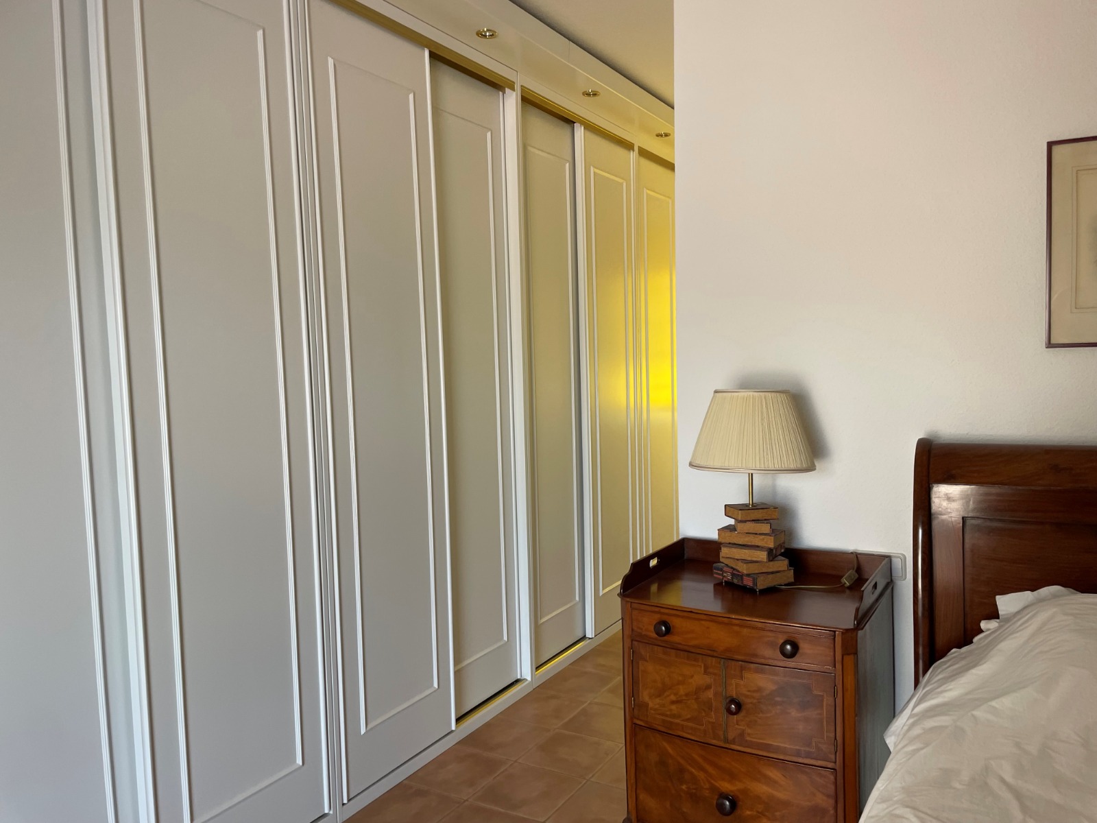 Villa rénovée à proximité du parcours de golf à Altea la Vella avec vue sur la mer et appartement pour les invités.