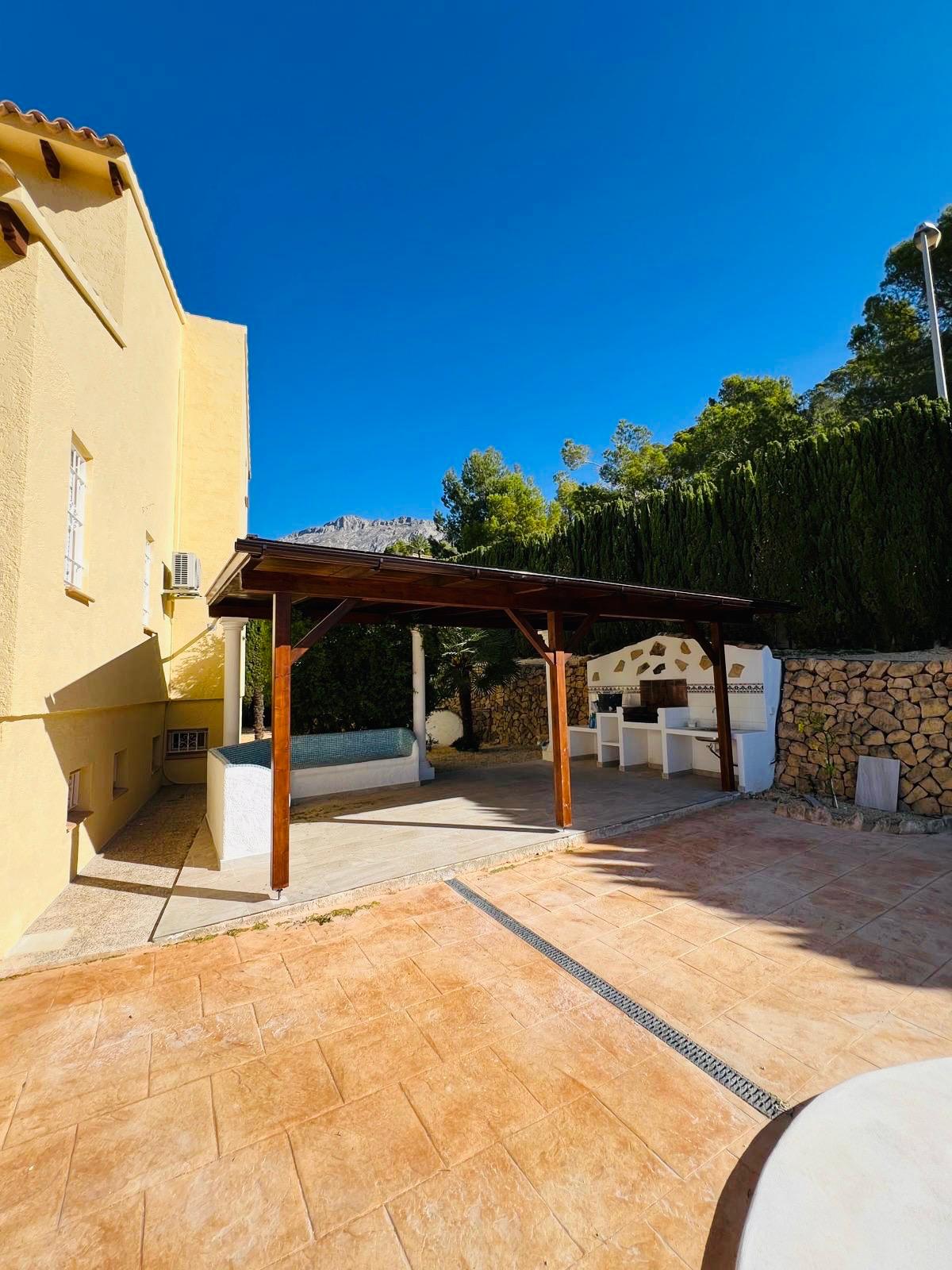 Villa spacieuse avec appartement d'invités à Altea la Vella.